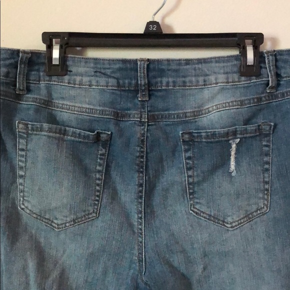 Distressed capris - Picture 3 of 3